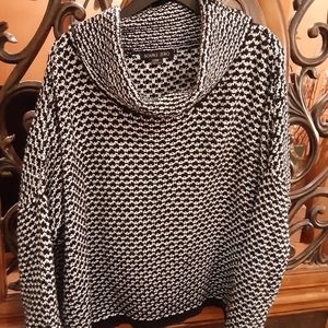 Loose turtle neck sweater